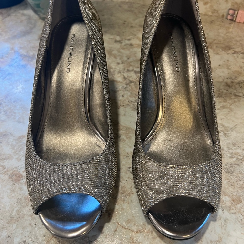 Bandolino Women's Metallic Peep Toe Heels